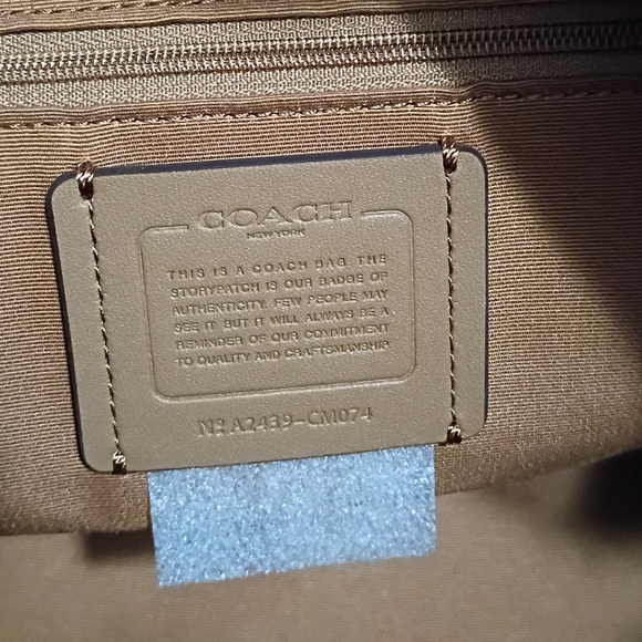 Coach big leather purse in light saddle - Picture 15 of 15